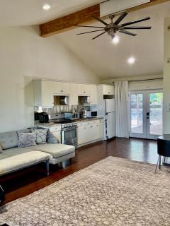 500sqft Studio ADU GuestHouse Private Entry Kitchen Bath 270VIEW Pool 2Acre Gated Estate - 3