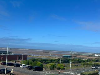 Great Modern Sea View Apartment on the Promenade - 2