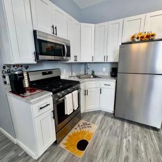 Grand Holiday 1BR Penthouse near Newark Airport - 7