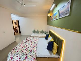 ZOOMSTAY, Gomti Nagar Extension, Near Palassio Mall & Ekana Stadium, Lucknow - 9