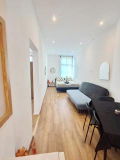 Comfortable Apartment for Group Stays 10a - 2