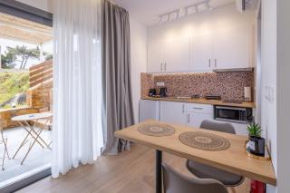 Enalis Studios & Apartments - 4