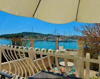 Seafront apartment with amazing view - 0