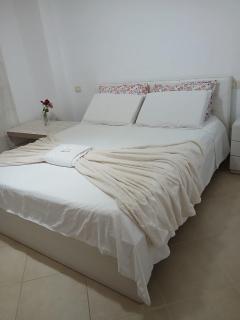 Sun, Sea and Serenity - Beachfront Apt with Sunset Views and Soothing Waves - Durrës - 7