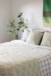 Seednest Blue Lake Modern Retreat & BBQ Backyard - 1