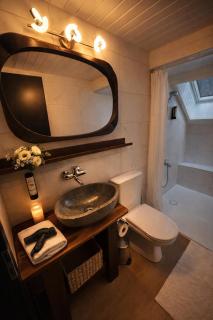 Modern 2BR Loft in Historic Swiss Chalet 200m from Interlaken West - 2