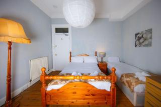 Cosy 4 bdrm Apartment by Meadows - 5