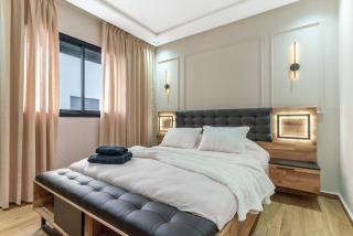Luxury 2BD Golf View Pool Fast Fiber WiFi - 8