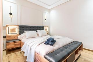 Luxury 2BD Golf View Pool Fast Fiber WiFi - 2