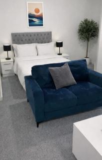 Modern riverside City centre Apartment - 3