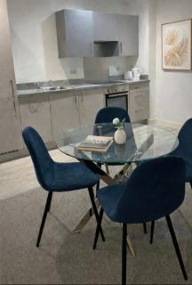Modern riverside City centre Apartment - 4