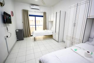Bin Daher Residential Rooms for Men Guests near DAFZA Metro Station - 3
