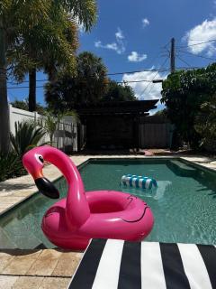 Adorable 2bdr Pool House - Walk to Everything! - 2