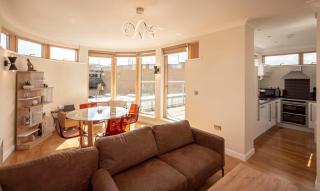 The Cambridge Penthouse - 9