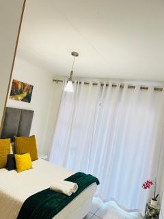 Stay At the blyde massive 1bedroom - 5