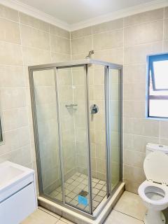 Stay At the blyde massive 1bedroom - 4