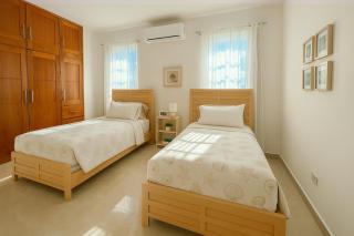 Luxury Comfort Villa - 1