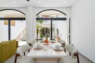 Villa Ziggy - Modern 1BR Retreat in Tumbak Bayuh - 8