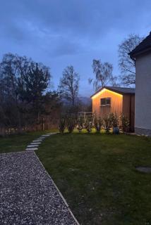 Cabin in Aviemore, dog friendly with a fire - 9