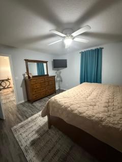 Giddy Up Getaway Spotless Pets OK 8 min to WEC 2 Kings Fenced Yard - 1