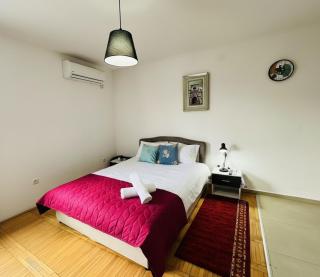Charming Studio Near Airport 1B Free Parking - 7