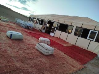 Dar Azawad Royal Desert Camp - Erg Chigaga Luxury Glamping - 9