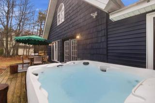 Designer Cozy with Hot Tub, Fire Pit & Game Room! - 8