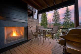 Downtown WP River Front Villa 236 I Private Hot Tub I Great Views - 2