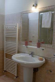 Nosside & Saffo Guesthouse - 5