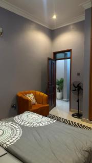 A Home Away Apt With Unlimited Wifi - 7