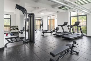 Modern 3BR Westlands, Balcony Views, Gym, Pool - 1