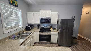 Charming Condo 2min Walk From The Famous Boardwalk - 1