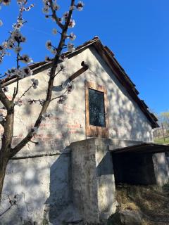 Cozy 100-year-old granary with a stove and goats - 9
