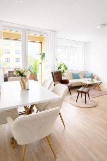 Modernes Apartment mit großem Balkon, Waschmaschine, Netflix & Einzelbetten - 8