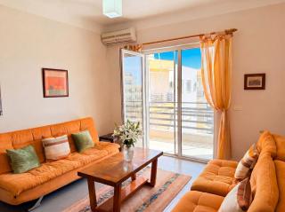 Modern Beach Apartment & Prime Location - 6