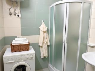 Modern Beach Apartment & Prime Location - 1