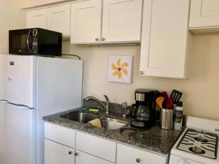 Free Parking 1 BR near Downtown Brady St - 2