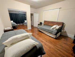 Spacious Charming 4 BR near Downtown - 7