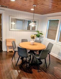 Woodhaven Cottage Downtown McKinney - 1