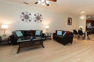 Modern Charleston Getaway - 5