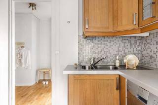 KS71 - 1BR Balcony and Seaview - 1