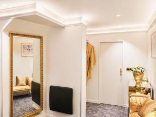 Goldpearl-Hyper Centre-Lit King Size-Parking Offert - 5