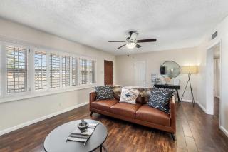 Southwestern Modern 4 Bedroom - 2