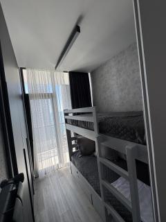 Stylish 2-Bedroom Apartment with Sea View Batumi - 4
