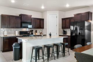 Stylish 4BR Escape Open Layout TVs in Every Room - 1