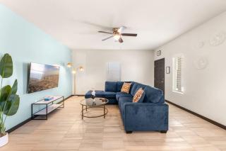 2BR 2BA Coastal Home King Bed Smart TVs A - 6
