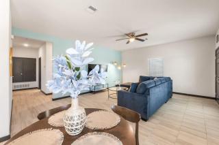 2BR 2BA Coastal Home King Bed Smart TVs A - 4