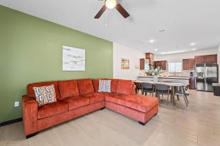 2BR 2BA Modern Home King Bed Smart TVs C - 8