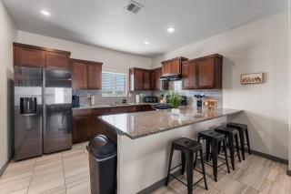 Modern 2BR 2BA Home King Bed Smart TVs D - 2