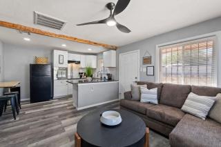 Cozy Modern Retreat 2BR 1BA Near Fort Bliss - 6